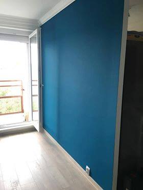 kék festett fal